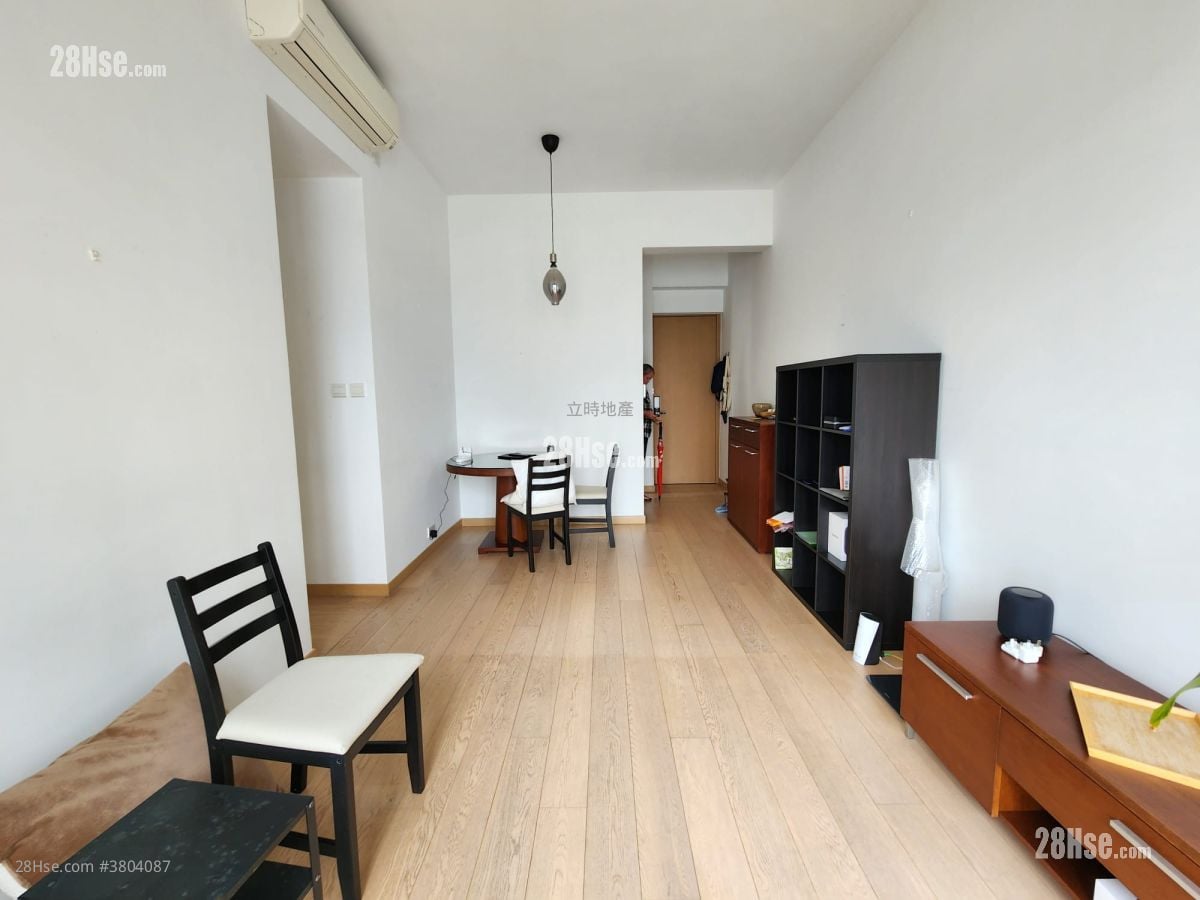 Soho 189 Rental 3 Bedrooms , 2 Bathrooms 746 ft²