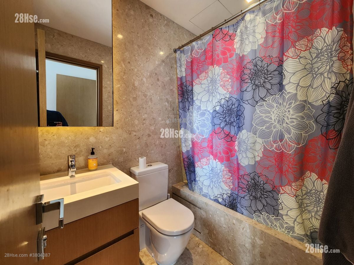 Soho 189 Rental 3 Bedrooms , 2 Bathrooms 746 ft²