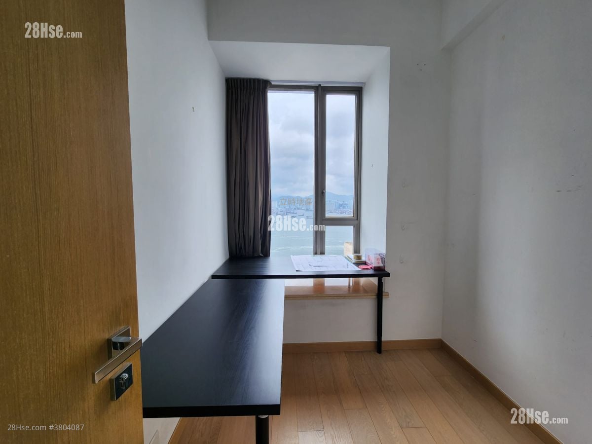 Soho 189 Rental 3 Bedrooms , 2 Bathrooms 746 ft²