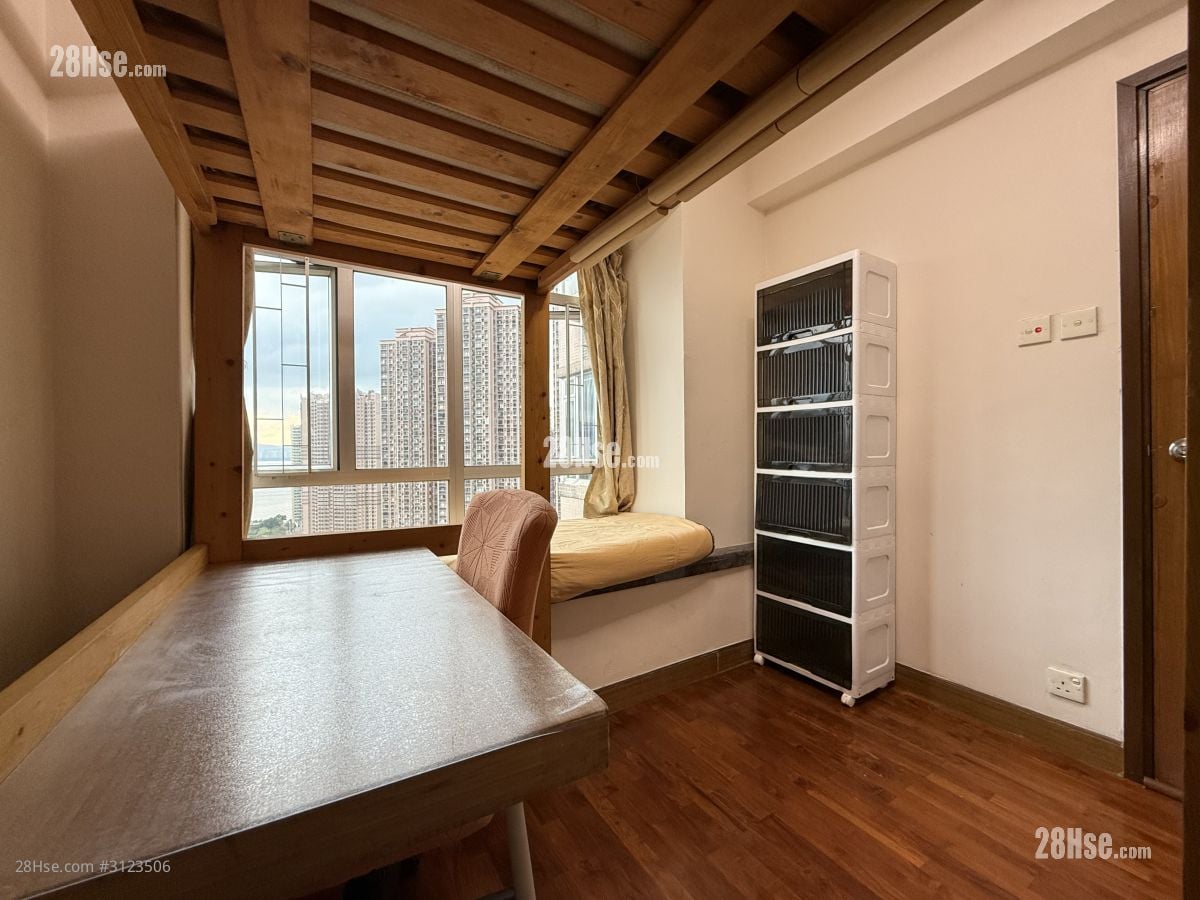 Sunshine City Rental 1 Bathroom 50 ft²