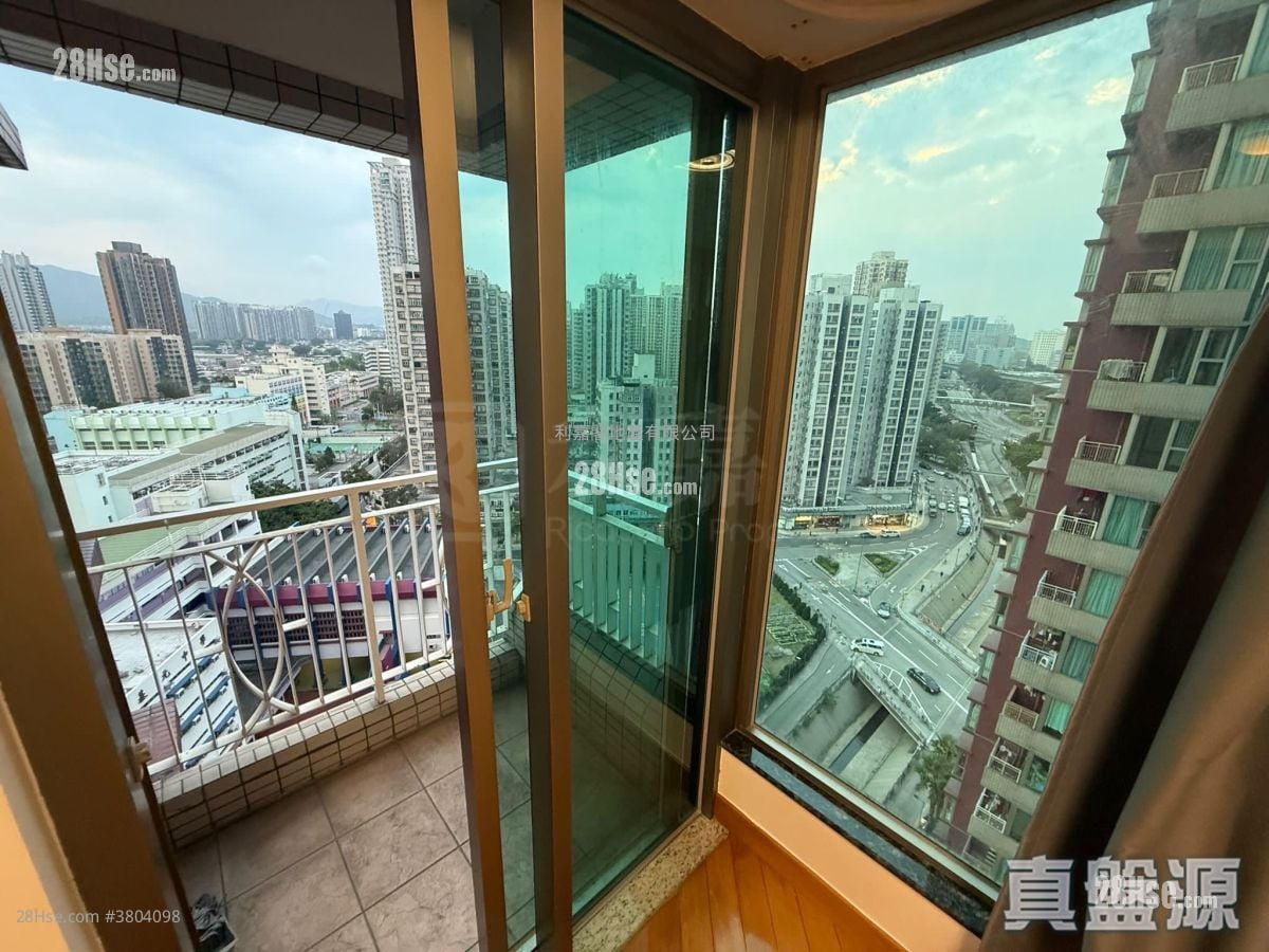 Yoho Town Sell 2 Bedrooms 422 ft²