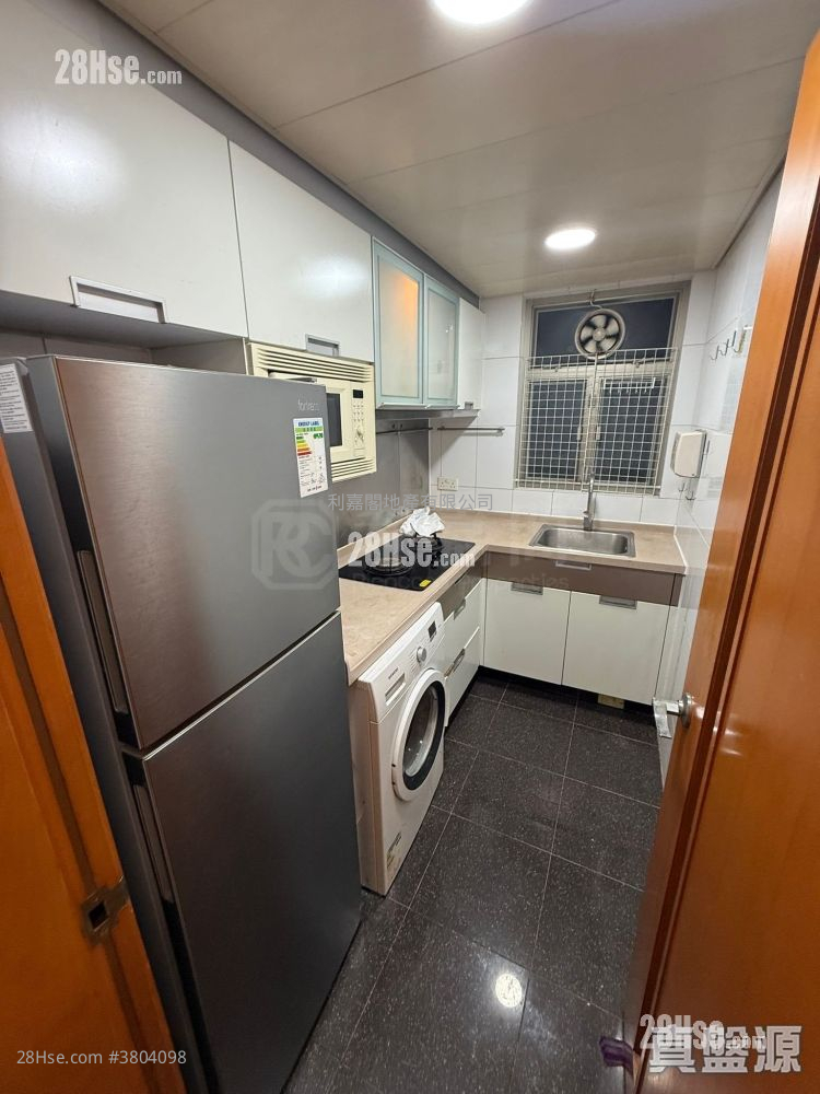 Yoho Town Sell 2 Bedrooms 422 ft²