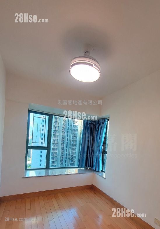 Park Avenue Sell 2 Bedrooms , 1 Bathroom 466 ft²