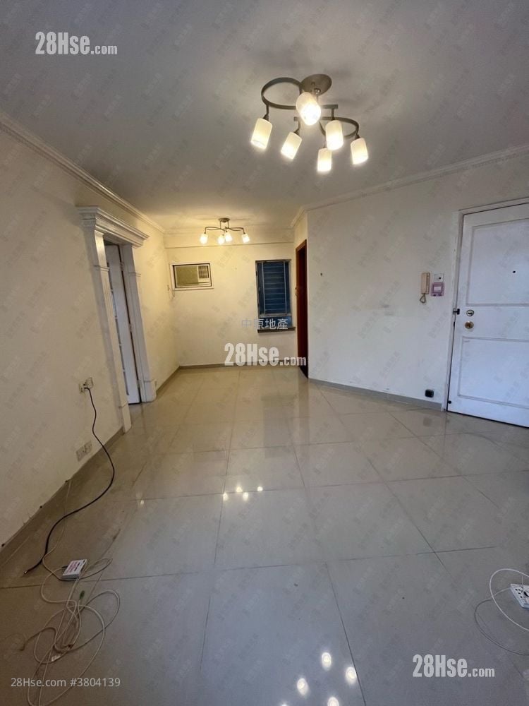 Kingswood Villas Sell 3 Bedrooms , 2 Bathrooms 635 ft²