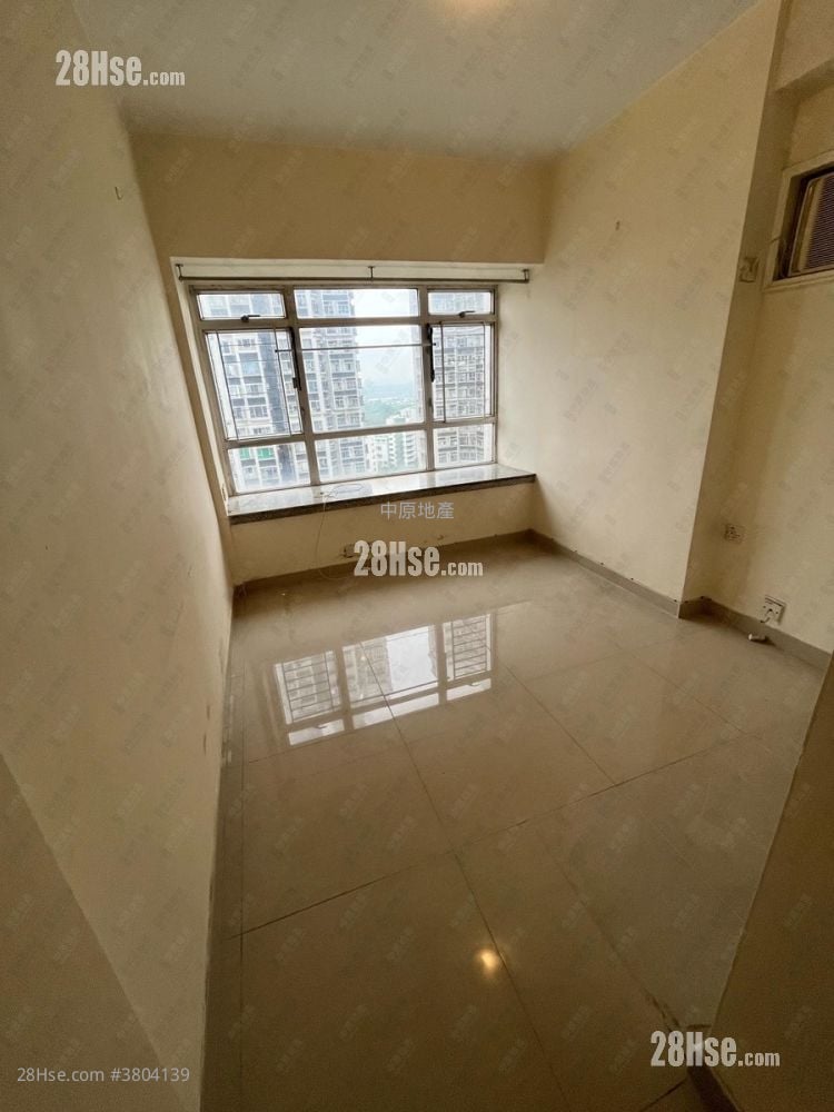 Kingswood Villas Sell 3 Bedrooms , 2 Bathrooms 635 ft²