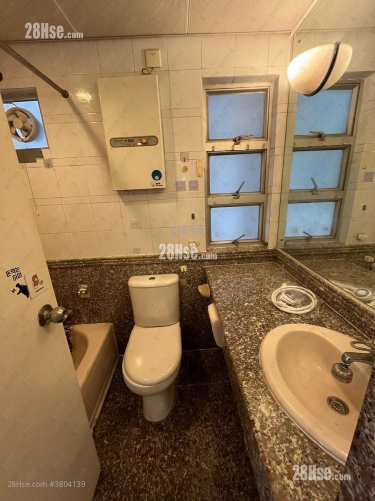 Kingswood Villas Sell 3 Bedrooms , 2 Bathrooms 635 ft²