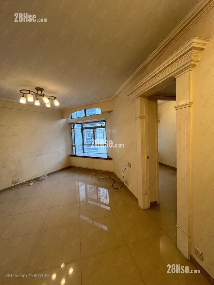 Kingswood Villas Sell 3 Bedrooms , 2 Bathrooms 635 ft²