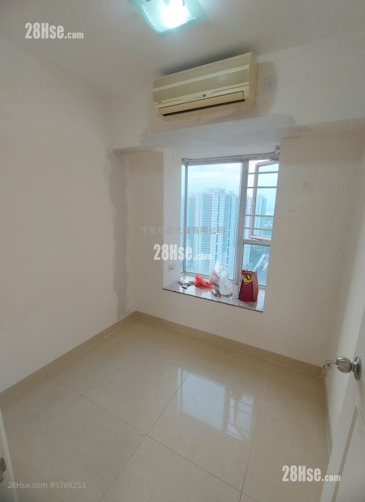 Vianni Cove Rental 3 Bedrooms , 2 Bathrooms 684 ft²