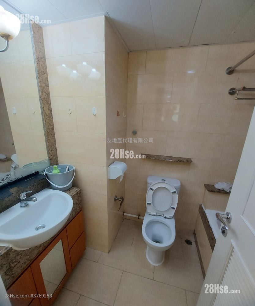 Vianni Cove Rental 3 Bedrooms , 2 Bathrooms 684 ft²