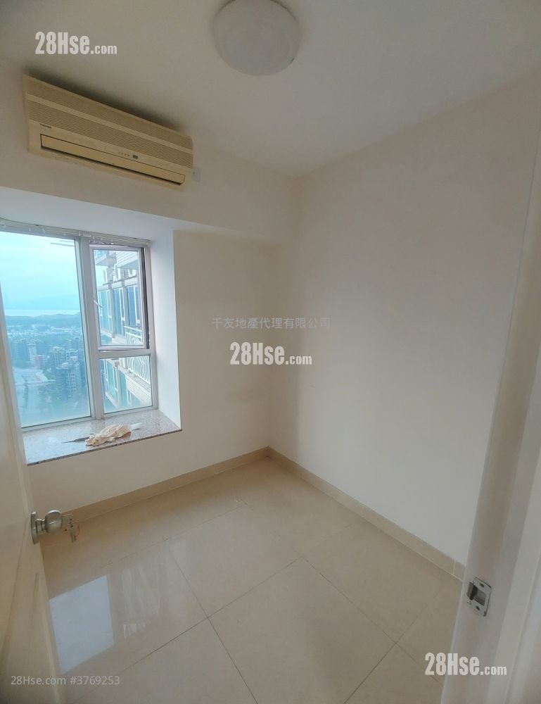 Vianni Cove Rental 3 Bedrooms , 2 Bathrooms 684 ft²