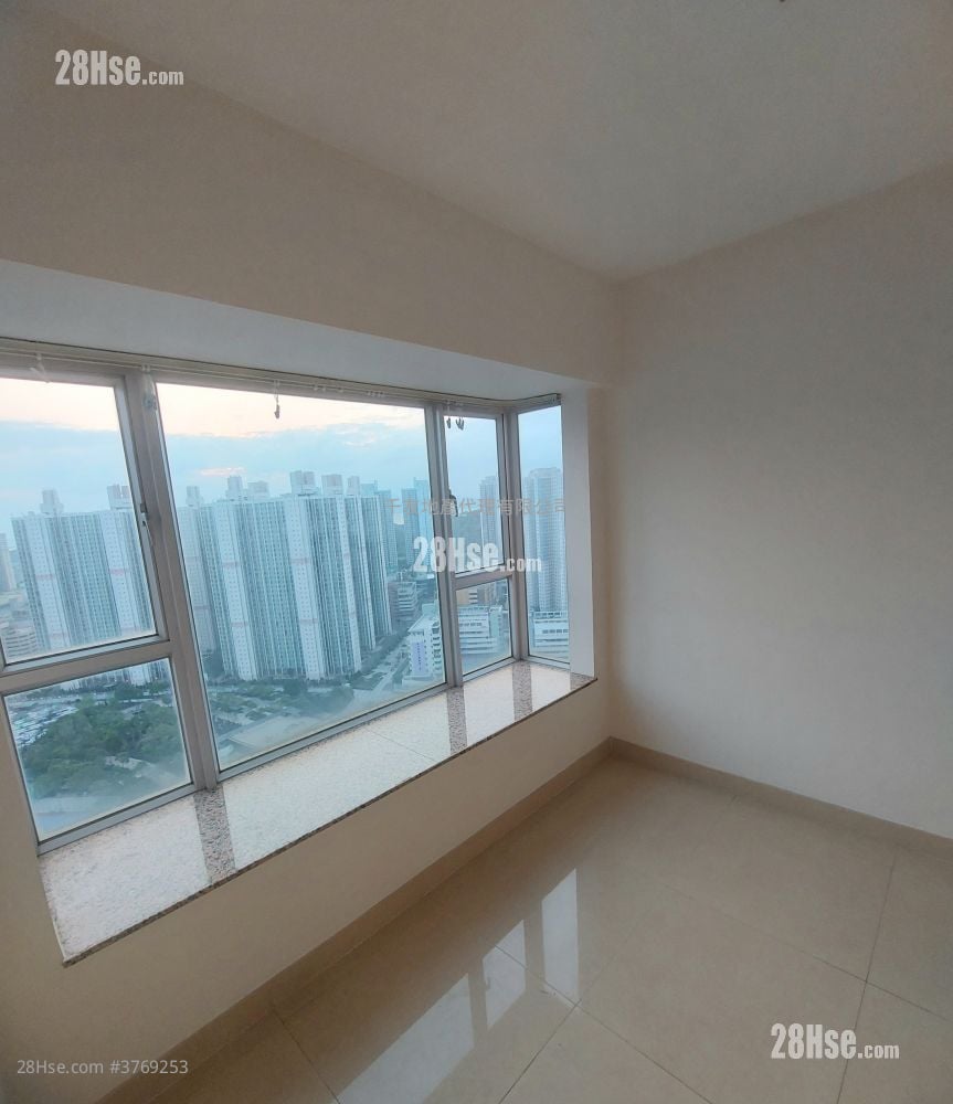 Vianni Cove Rental 3 Bedrooms , 2 Bathrooms 684 ft²