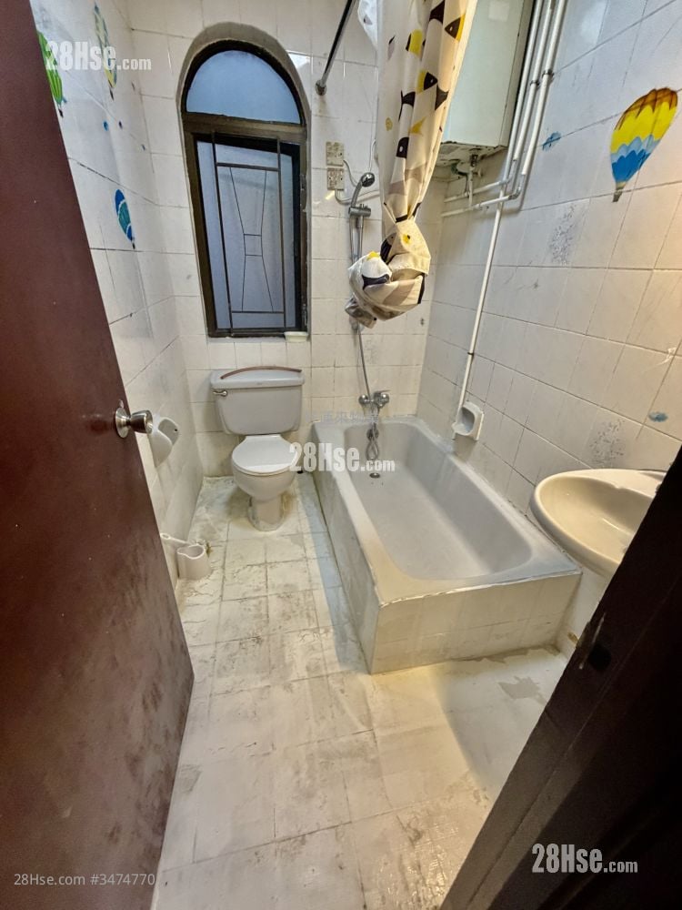 Apartment Rental 3 Bedrooms , 1 Bathroom 650 ft²