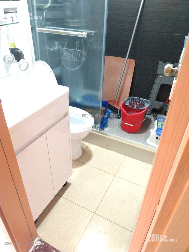 Siu Hong Court Rental 3 Bedrooms , 1 Bathroom 431 ft²