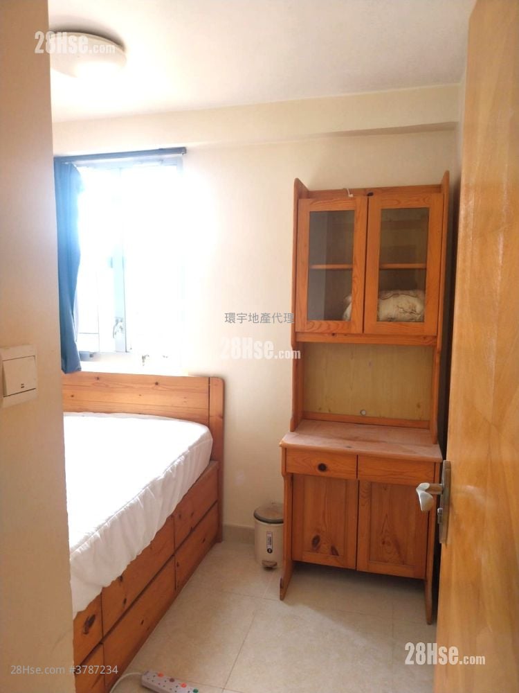 Siu Hong Court Rental 3 Bedrooms , 1 Bathroom 431 ft²