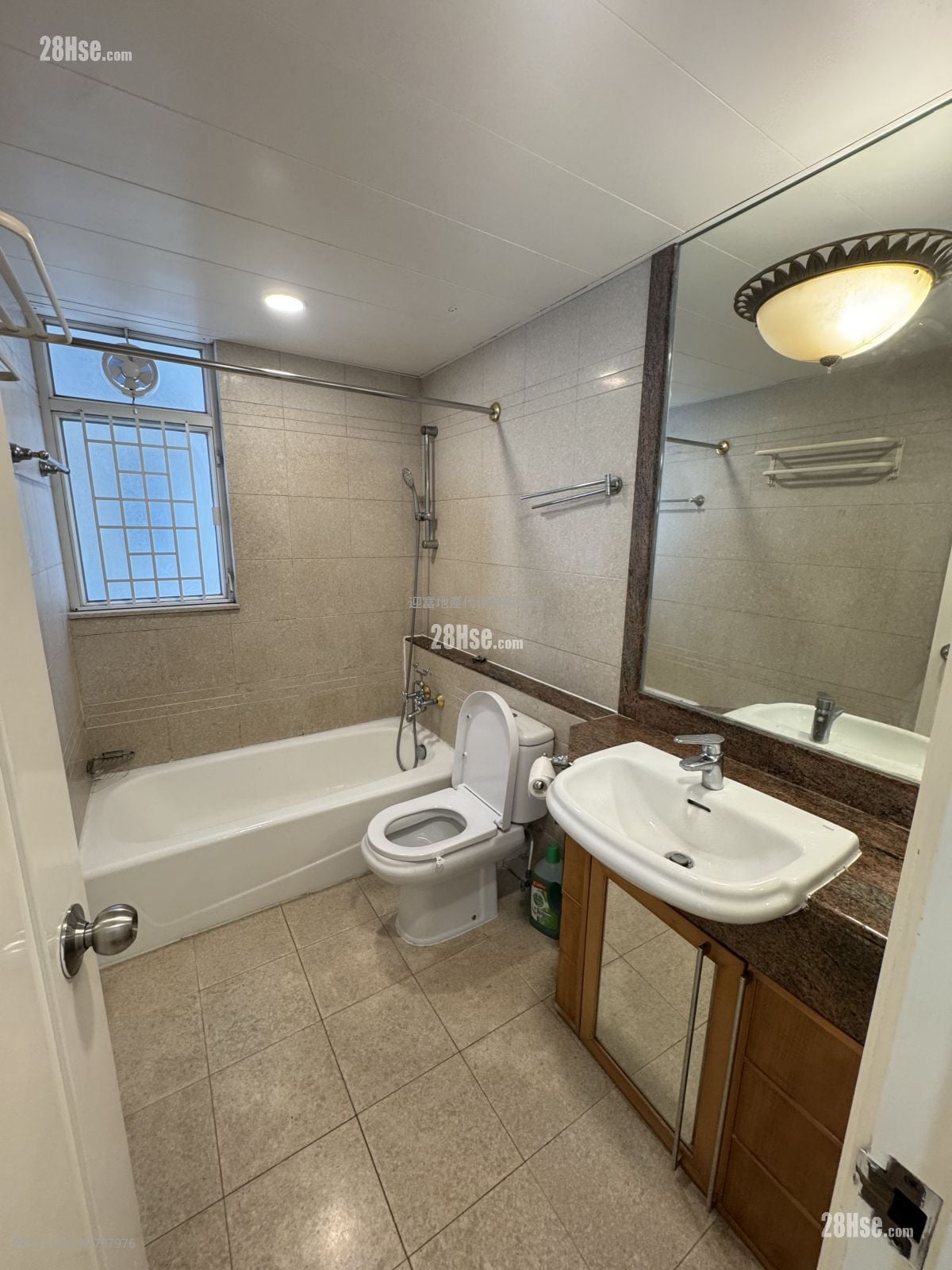 海逸豪园 租盘 2 房 , 1 浴室 593 平方尺