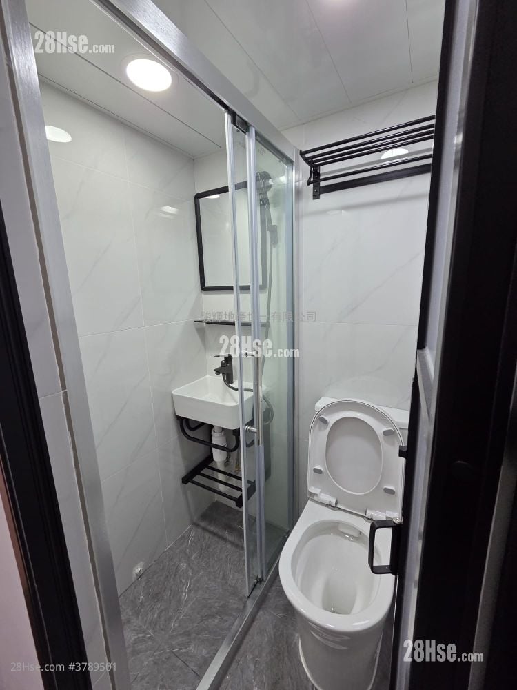 Golden Crown Court Rental 1 Bedroom , 1 Bathroom 200 ft²