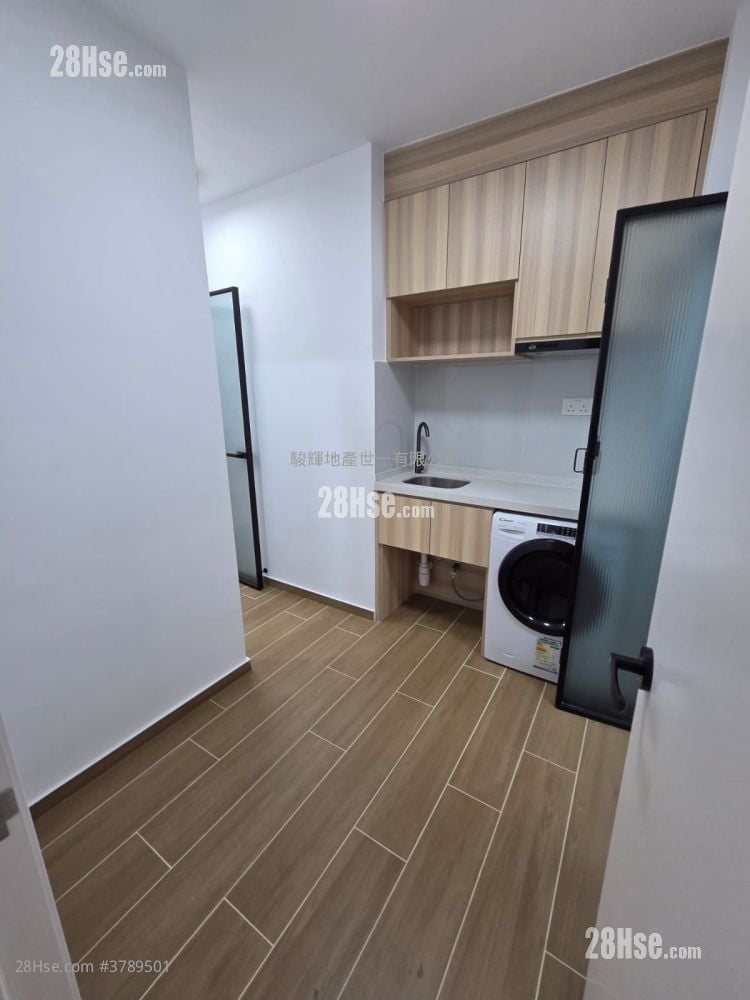 Golden Crown Court Rental 1 Bedroom , 1 Bathroom 200 ft²