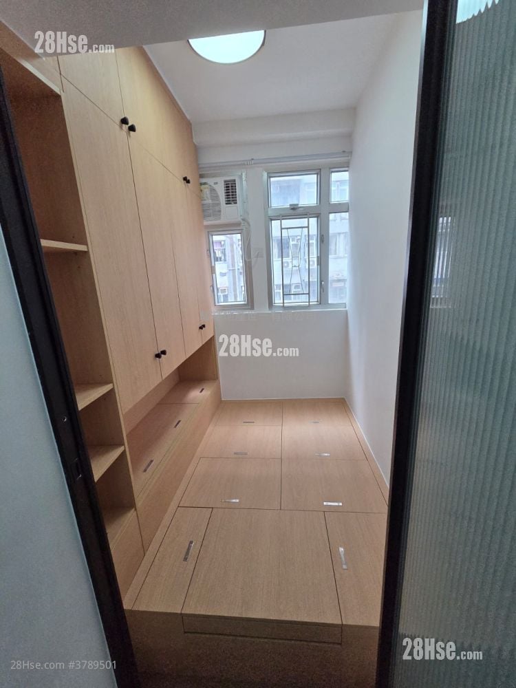 Golden Crown Court Rental 1 Bedroom , 1 Bathroom 200 ft²