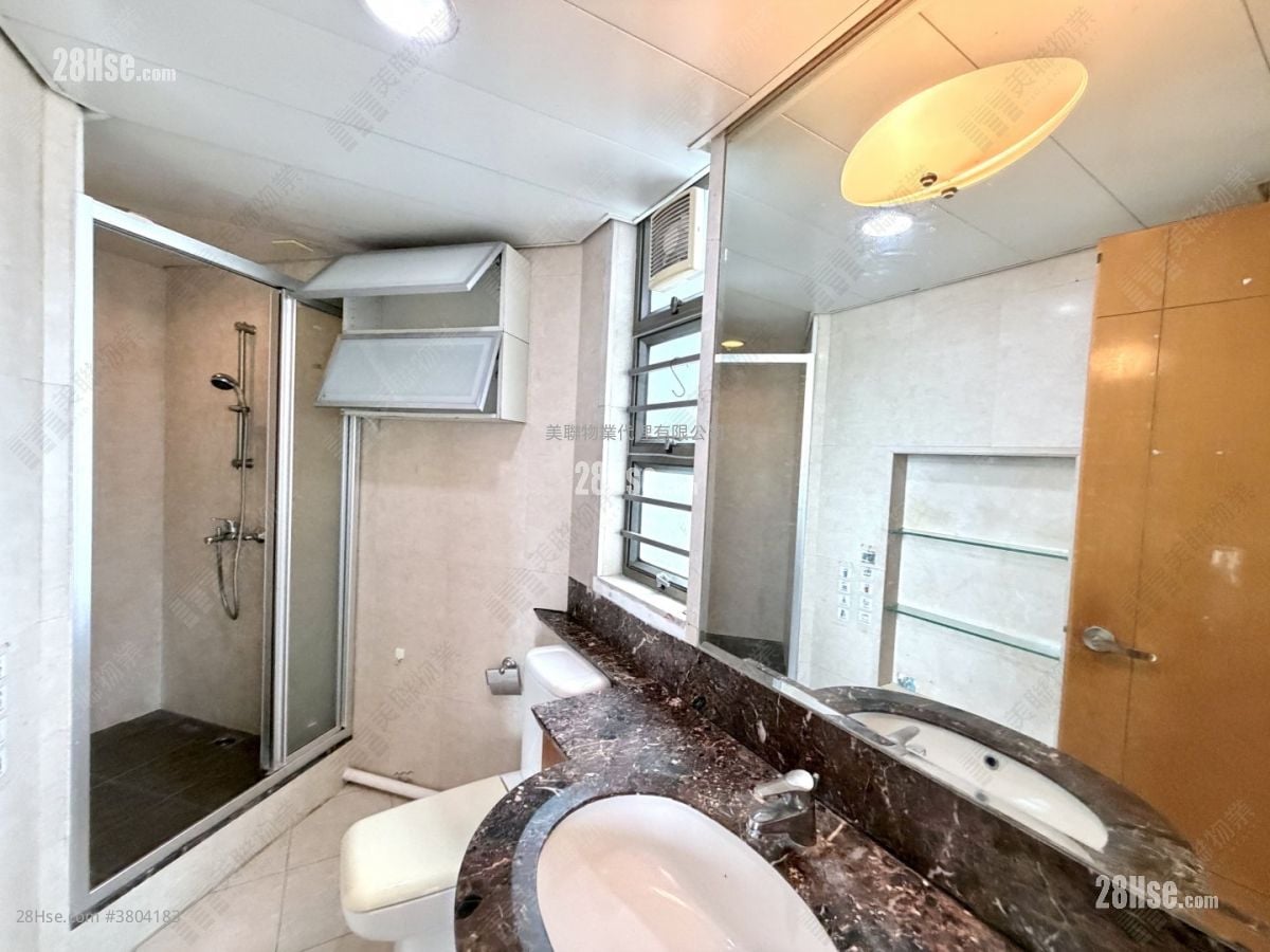 The Bloomsville Sell 3 Bedrooms , 2 Bathrooms 752 ft²