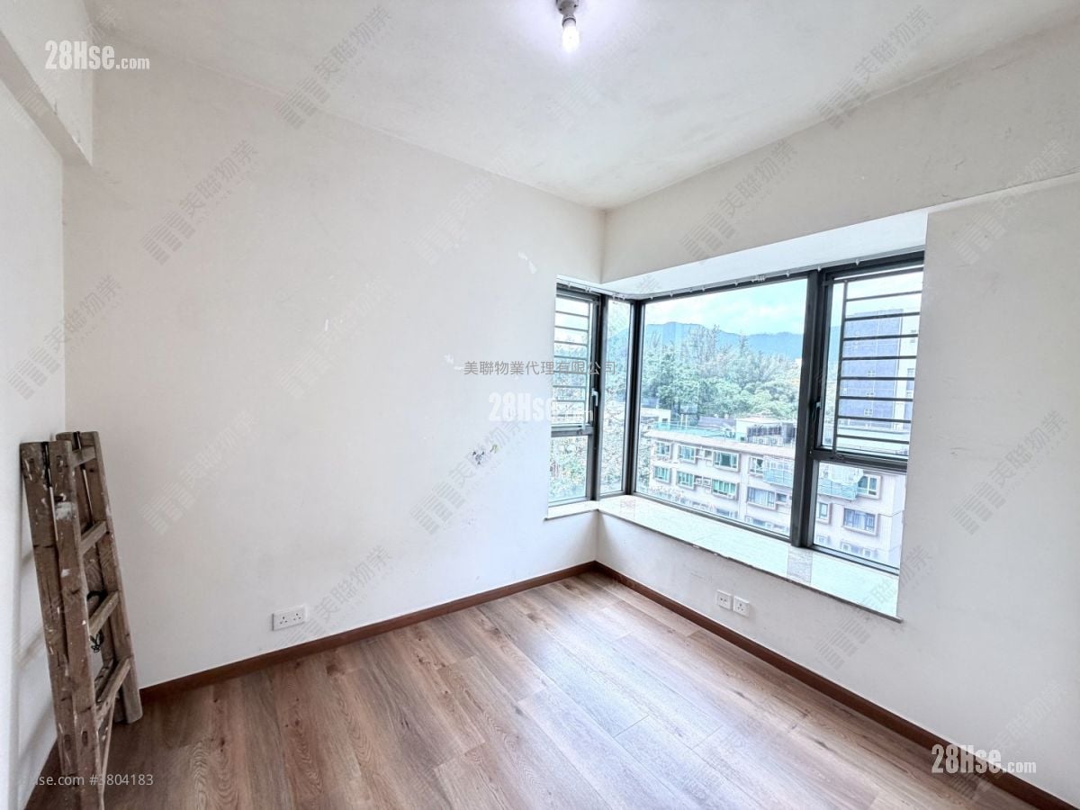 The Bloomsville Sell 3 Bedrooms , 2 Bathrooms 752 ft²