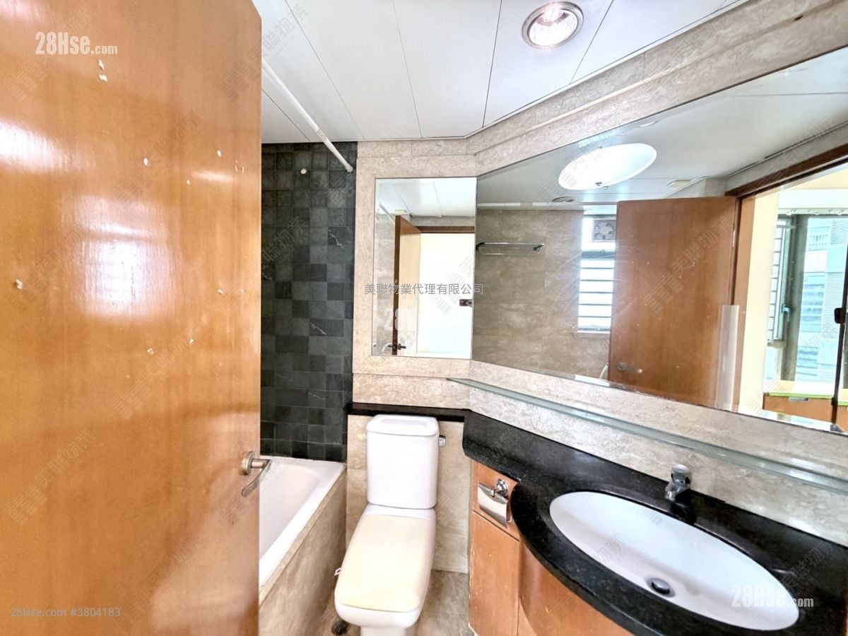 The Bloomsville Sell 3 Bedrooms , 2 Bathrooms 752 ft²