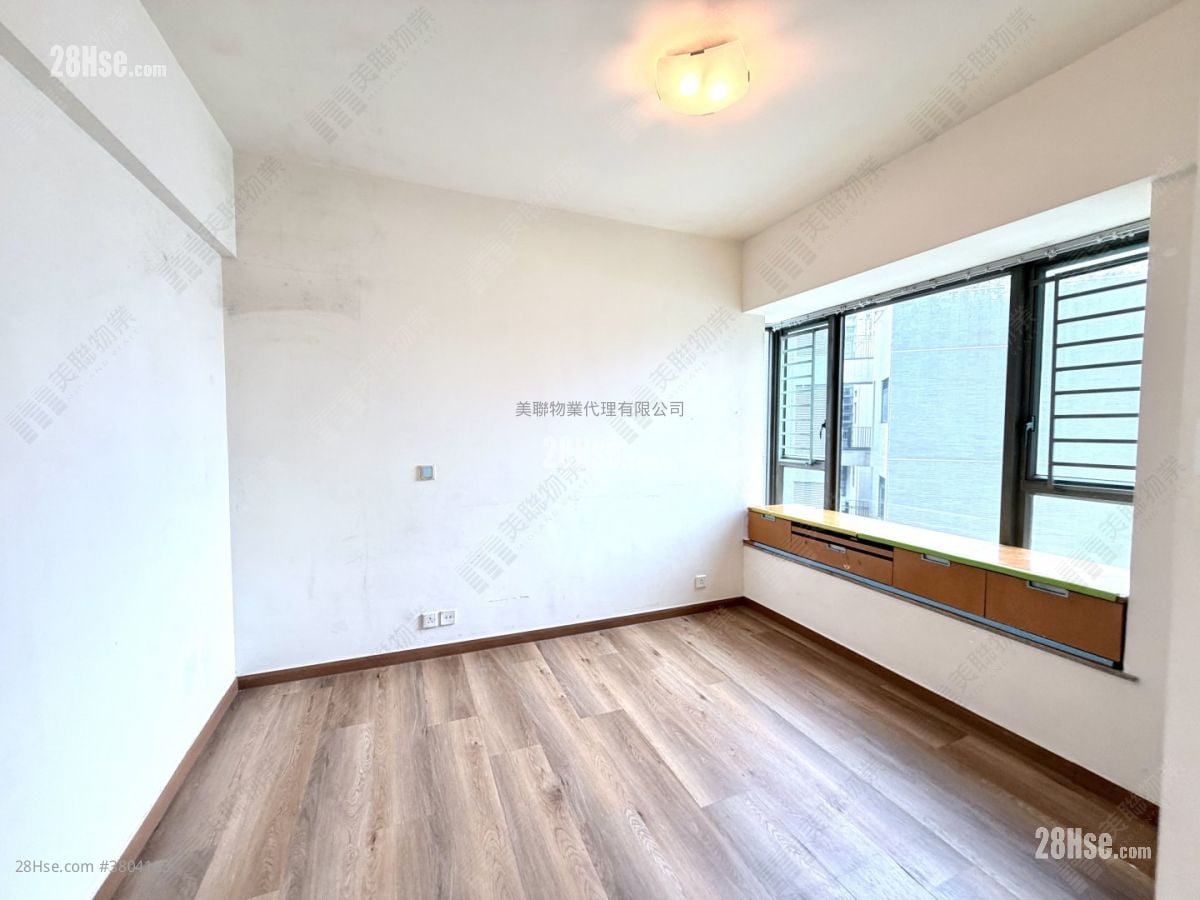 The Bloomsville Sell 3 Bedrooms , 2 Bathrooms 752 ft²