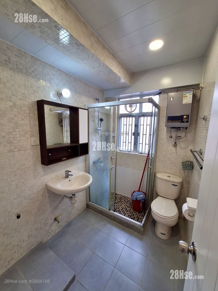 红湾阁 售盘 4 房 , 2 浴室 647 平方尺