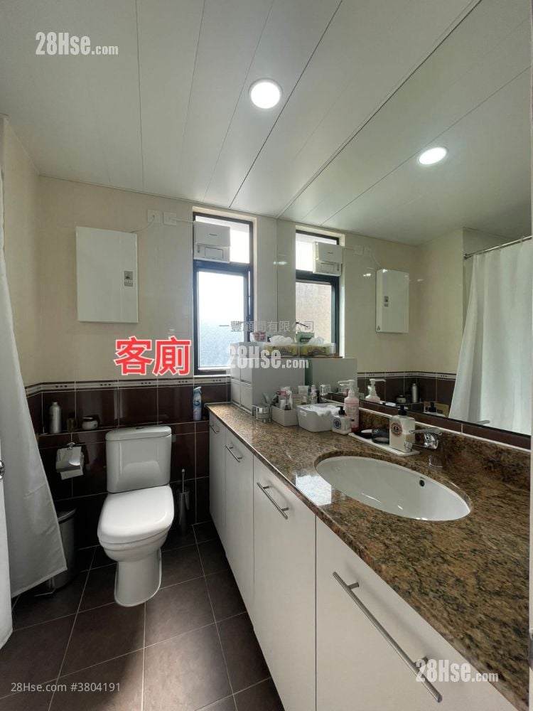 Beverly Hill Sell 1,426 ft²