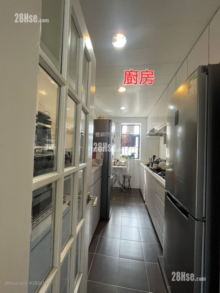 Beverly Hill Sell 1,426 ft²