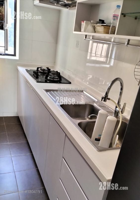 Beverly Hill Sell 1,426 ft²