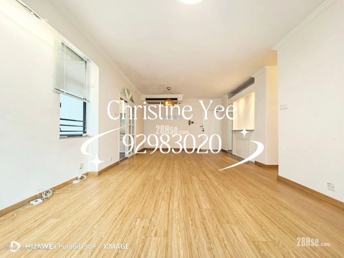 Holly Court Rental 3 Bedrooms , 2 Bathrooms 1,098 ft²