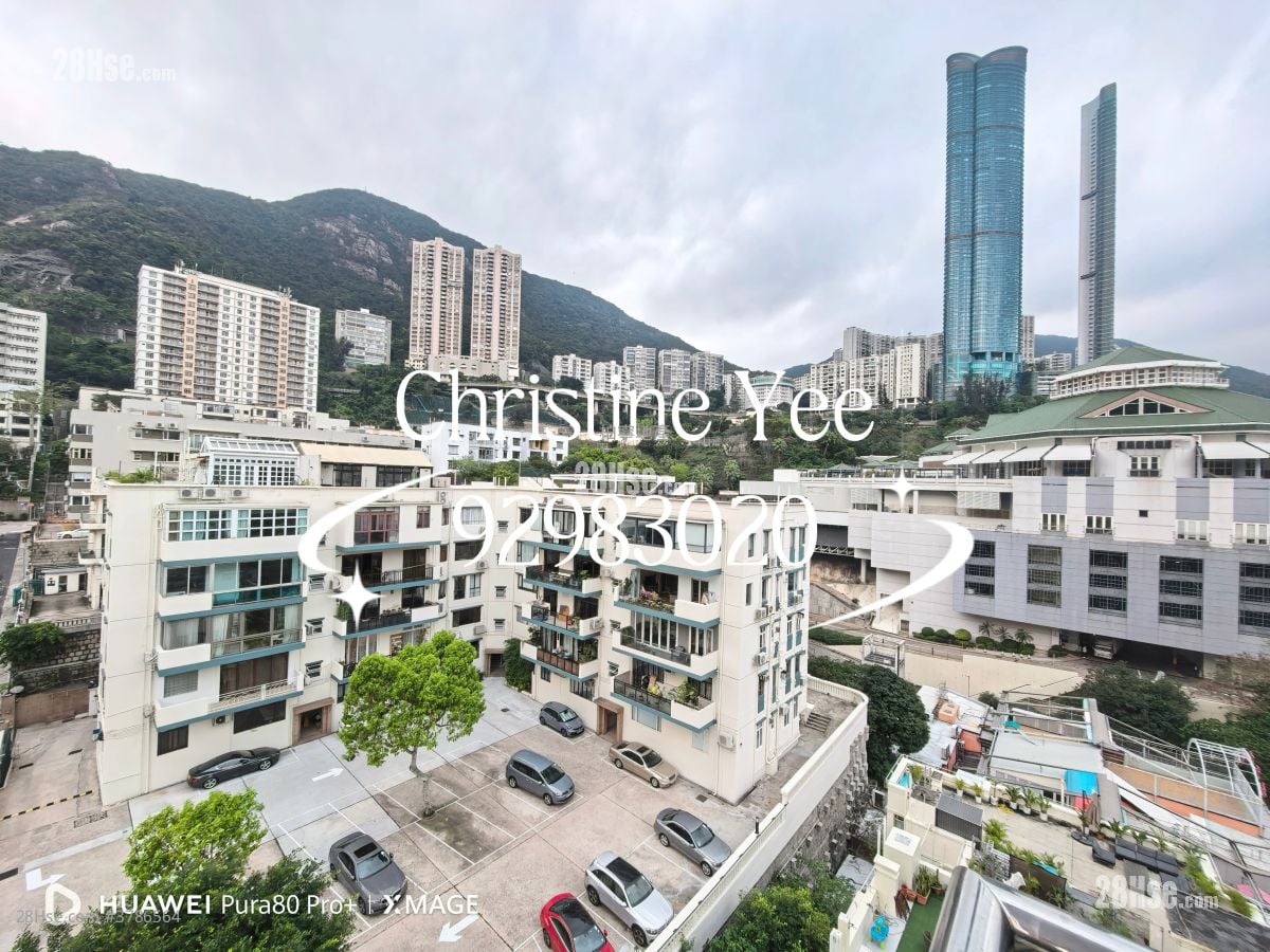 Holly Court Rental 3 Bedrooms , 2 Bathrooms 1,098 ft²