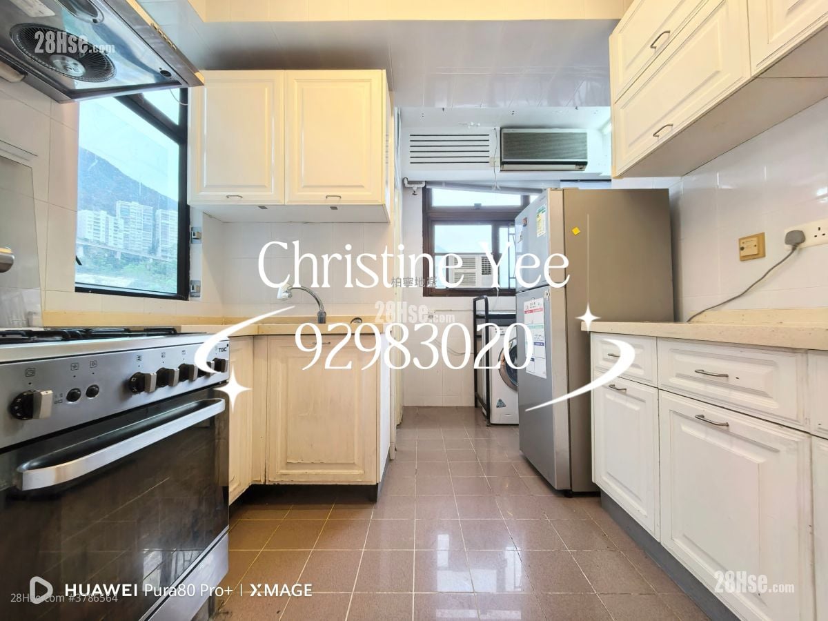 Holly Court Rental 3 Bedrooms , 2 Bathrooms 1,098 ft²