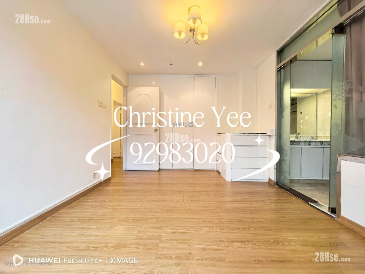 Holly Court Rental 3 Bedrooms , 2 Bathrooms 1,098 ft²