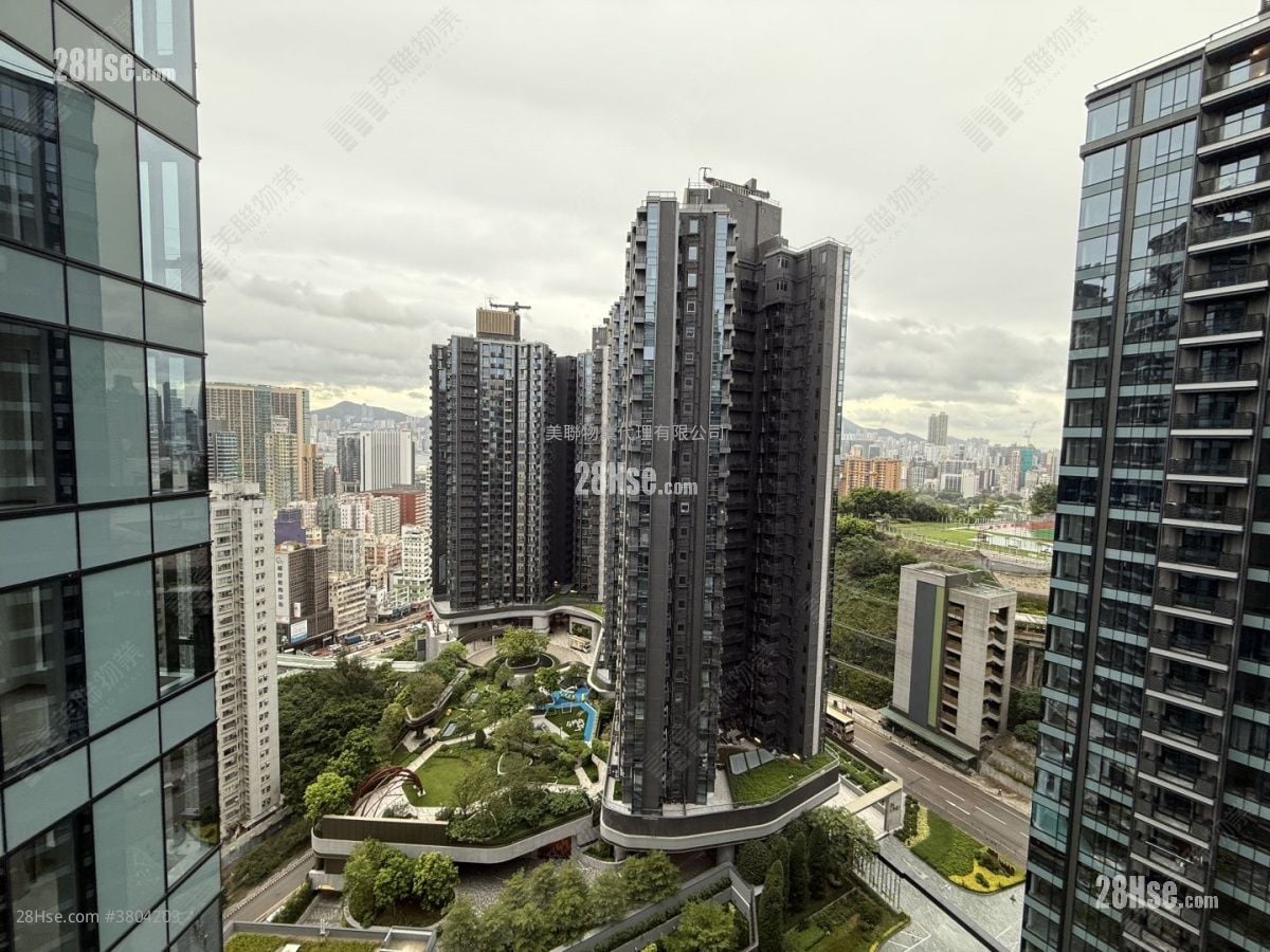 Onmantin Rental 3 Bedrooms , 2 Bathrooms 899 ft²