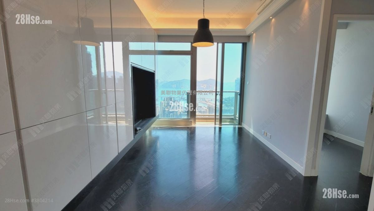 The Wings Rental 1 Bathroom 892 ft²