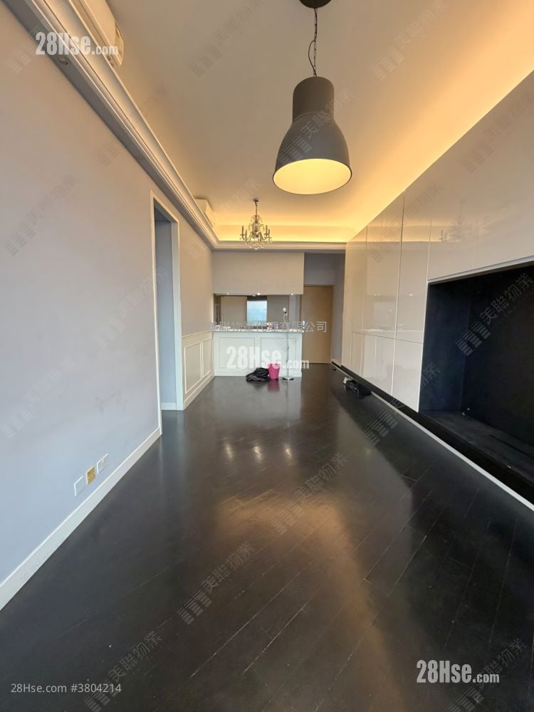 The Wings Rental 1 Bathroom 892 ft²