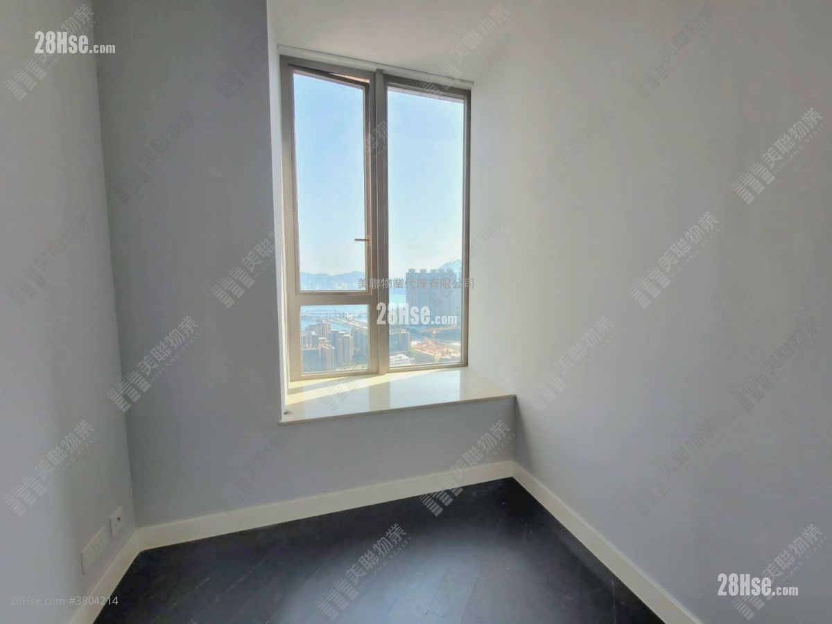 The Wings Rental 1 Bathroom 892 ft²