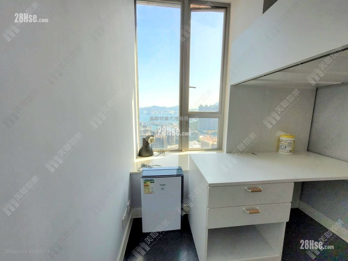 The Wings Rental 1 Bathroom 892 ft²