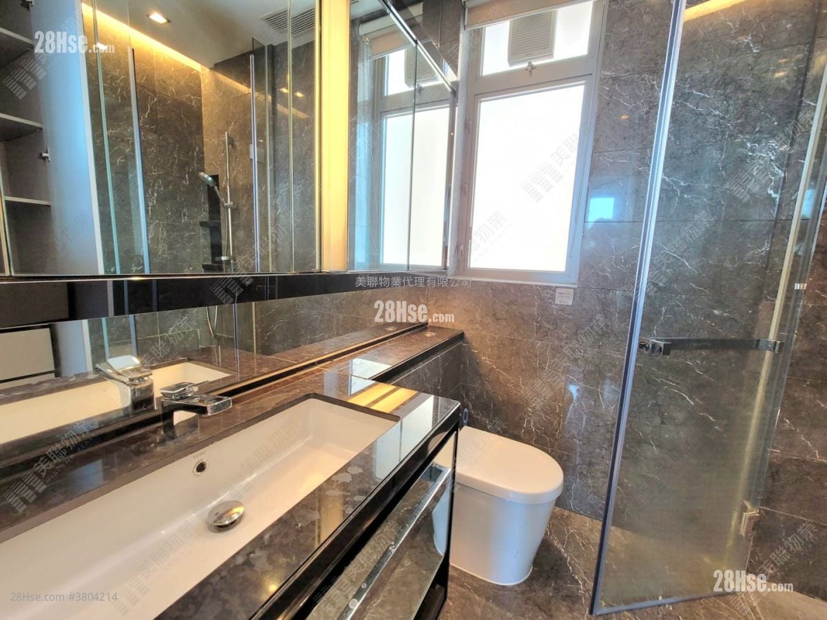 The Wings Rental 1 Bathroom 892 ft²