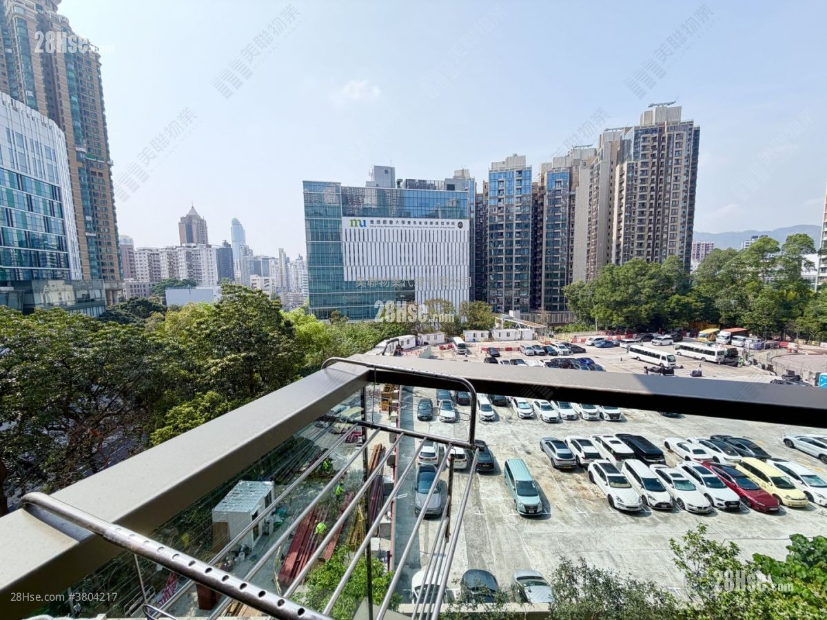 One Homantin Sell 2 Bedrooms , 1 Bathroom 493 ft²