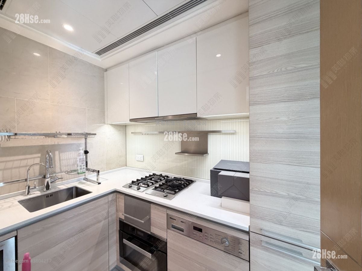 One Homantin Sell 2 Bedrooms , 1 Bathroom 493 ft²