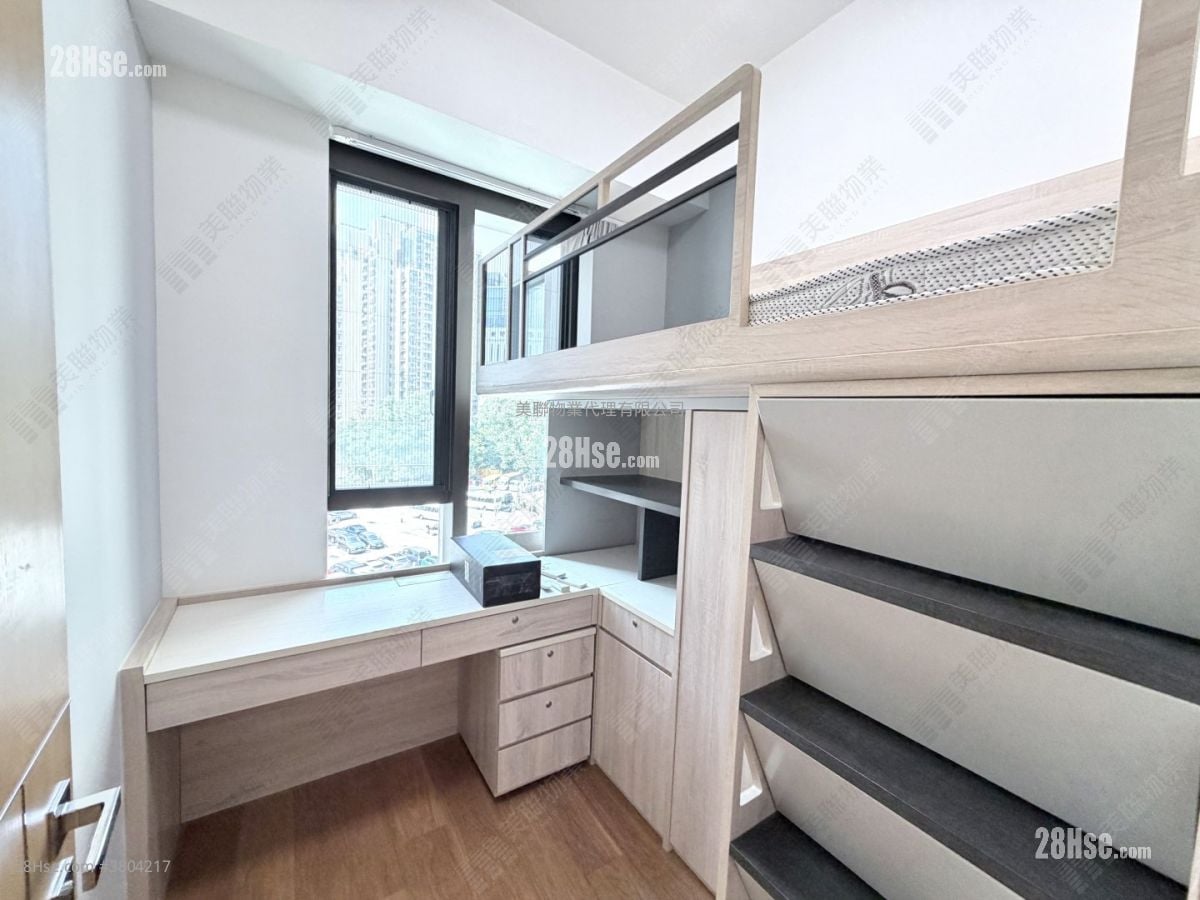 One Homantin Sell 2 Bedrooms , 1 Bathroom 493 ft²