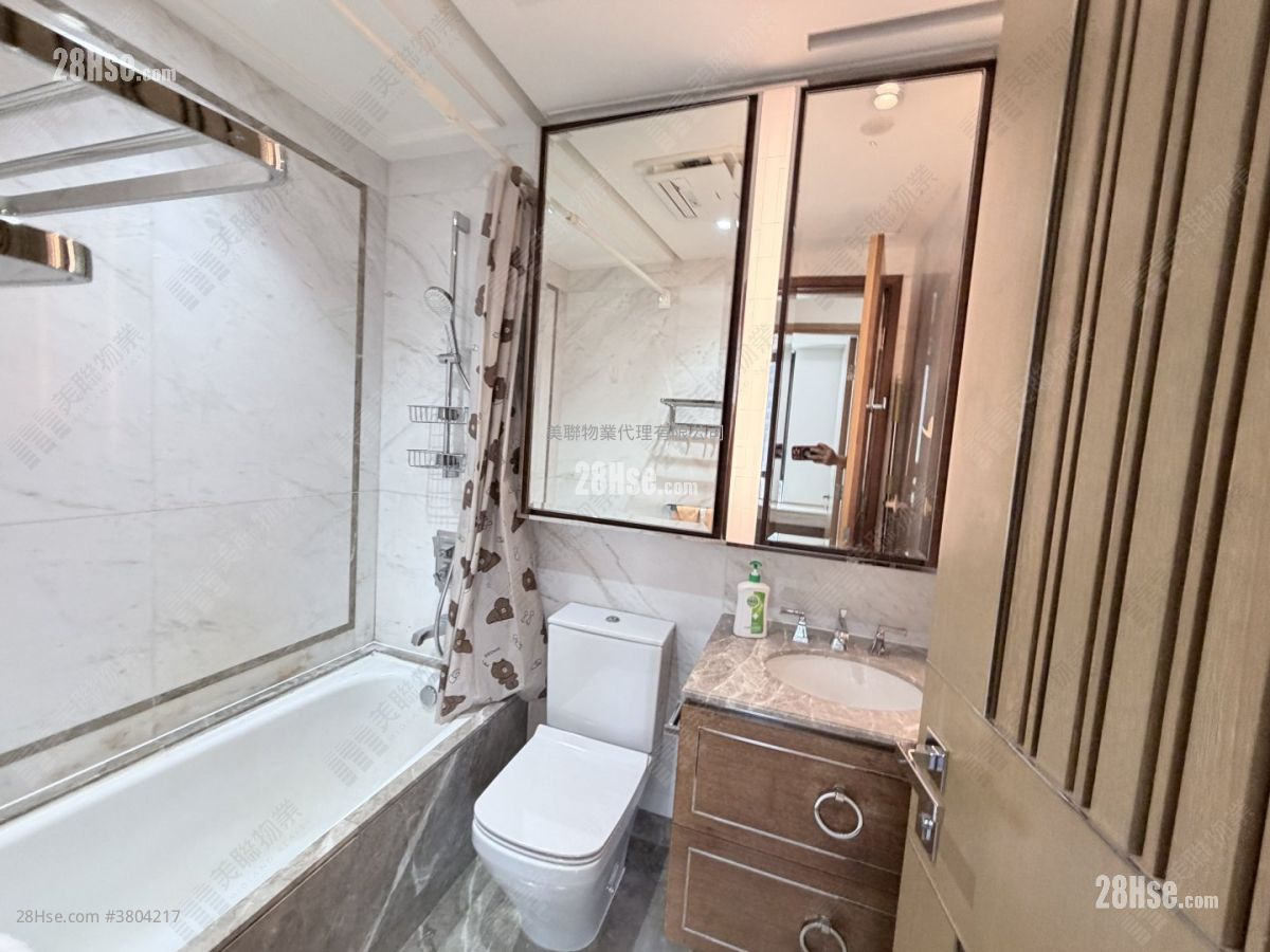 One Homantin Sell 2 Bedrooms , 1 Bathroom 493 ft²