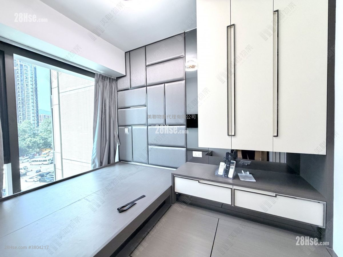 One Homantin Sell 2 Bedrooms , 1 Bathroom 493 ft²