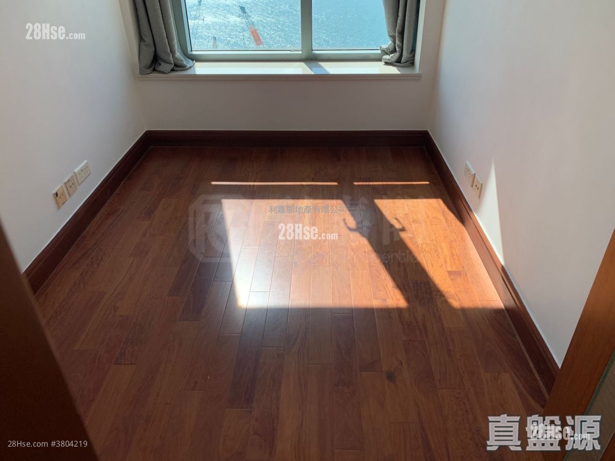 The Harbourside Sell 3 Bedrooms , 2 Bathrooms 1,049 ft²