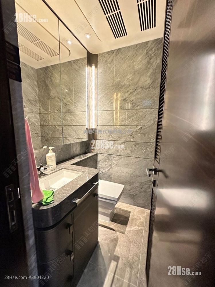 Ultima Sell 2 Bedrooms , 2 Bathrooms 902 ft²