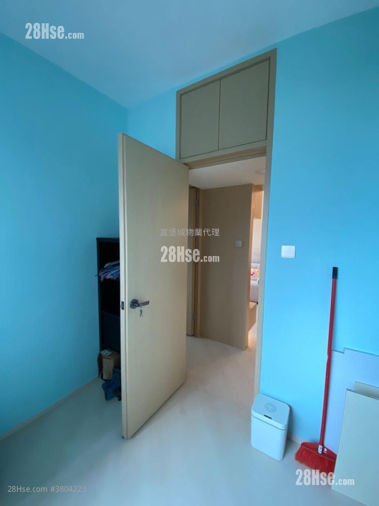 Castello Sell 2 Bedrooms , 1 Bathroom 547 ft²