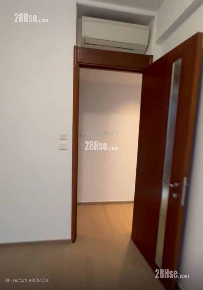 君临天下 租盘 3 房 , 3 浴室 1,068 平方尺