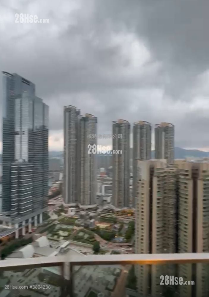 君临天下 租盘 3 房 , 3 浴室 1,068 平方尺